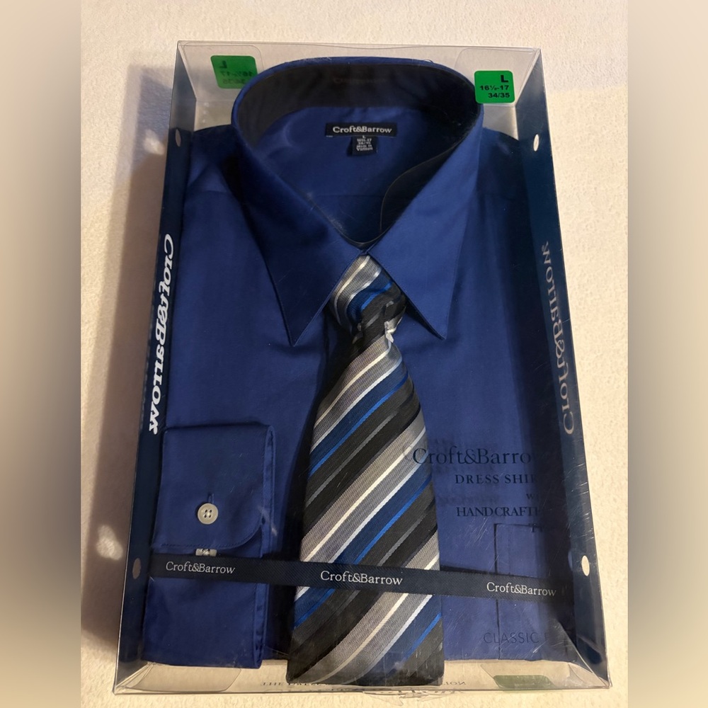 Croft & Barrow Men's Blue Dress Shirt with Striped Tie - Picture 4 of 4